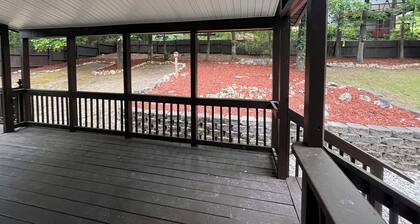 Family Retreat 5 Bed • 3.5 Bath• ALE/Work Groups