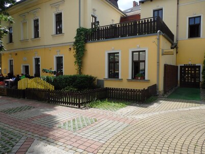 Hotel Zlatvo K Ov