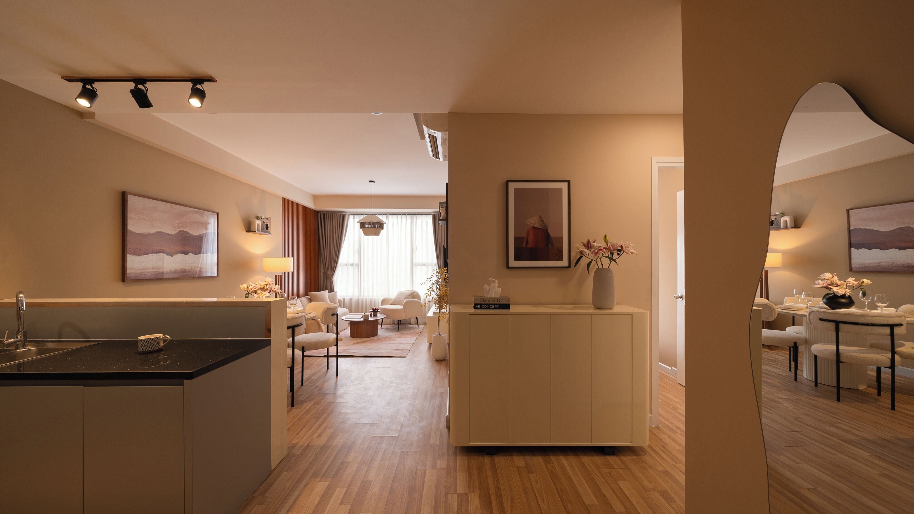 Apartamento superior, sacada, vista para a cidade | Parte interna