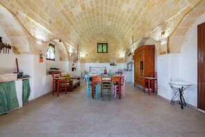 Dining - Masseria Le Mesolecchie - Ulivo Apt, Crispiano, Italy (Crispiano)