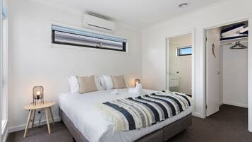 4 bedrooms, iron/ironing board, travel cot, WiFi