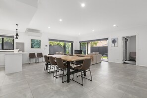 Interior - Domi Rentals - The Cantala Residence (Clayton)