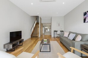 TV - Domi Rentals - The Atkinson Home (Chadstone)