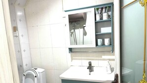 Unclassified image, 5 of 13, button - Blessed Family Seaview Apartment 2 903 (Qingdao)