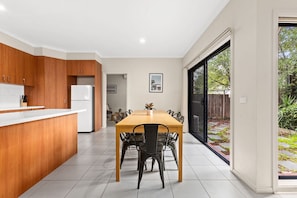 Dining - Domi Rentals - The Stockdale Home (Clayton)