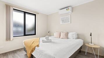 4 bedrooms, desk, iron/ironing board, travel cot