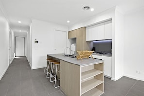 Fridge, microwave, oven, stovetop - 7 Mcmillan Street · The Main Residence (Clayton South)