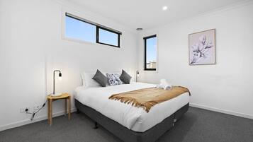 5 bedrooms, desk, iron/ironing board, travel cot