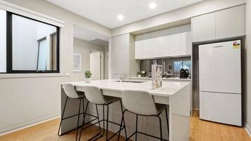 Fridge, microwave, oven, stovetop