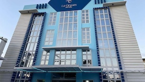 A hotel with a prominent sign reading 'Le Dream Hotel.' - Le Dream Hotel (Vigan)