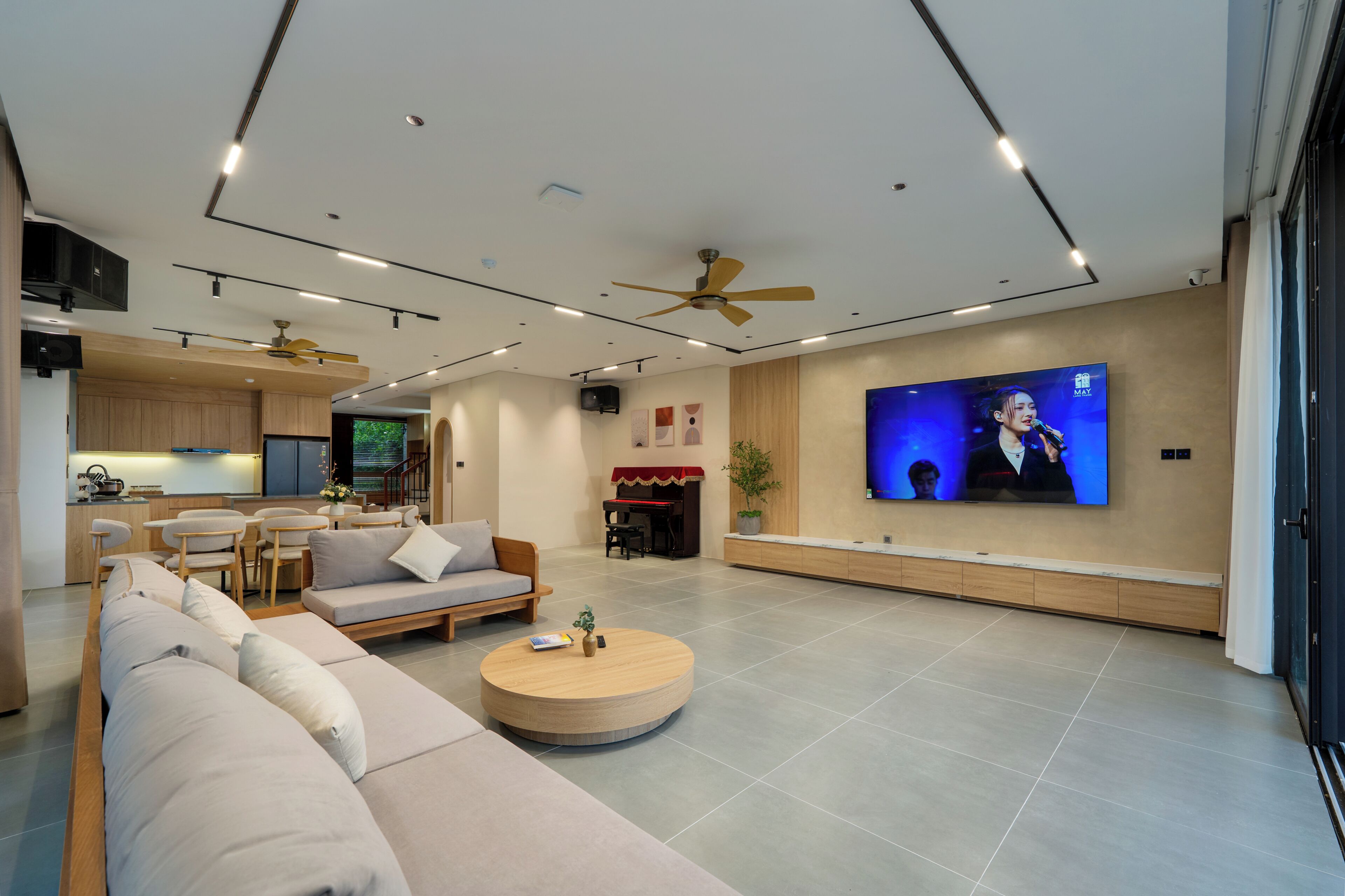 TV connectée de 55 pouces avec chaînes par câble