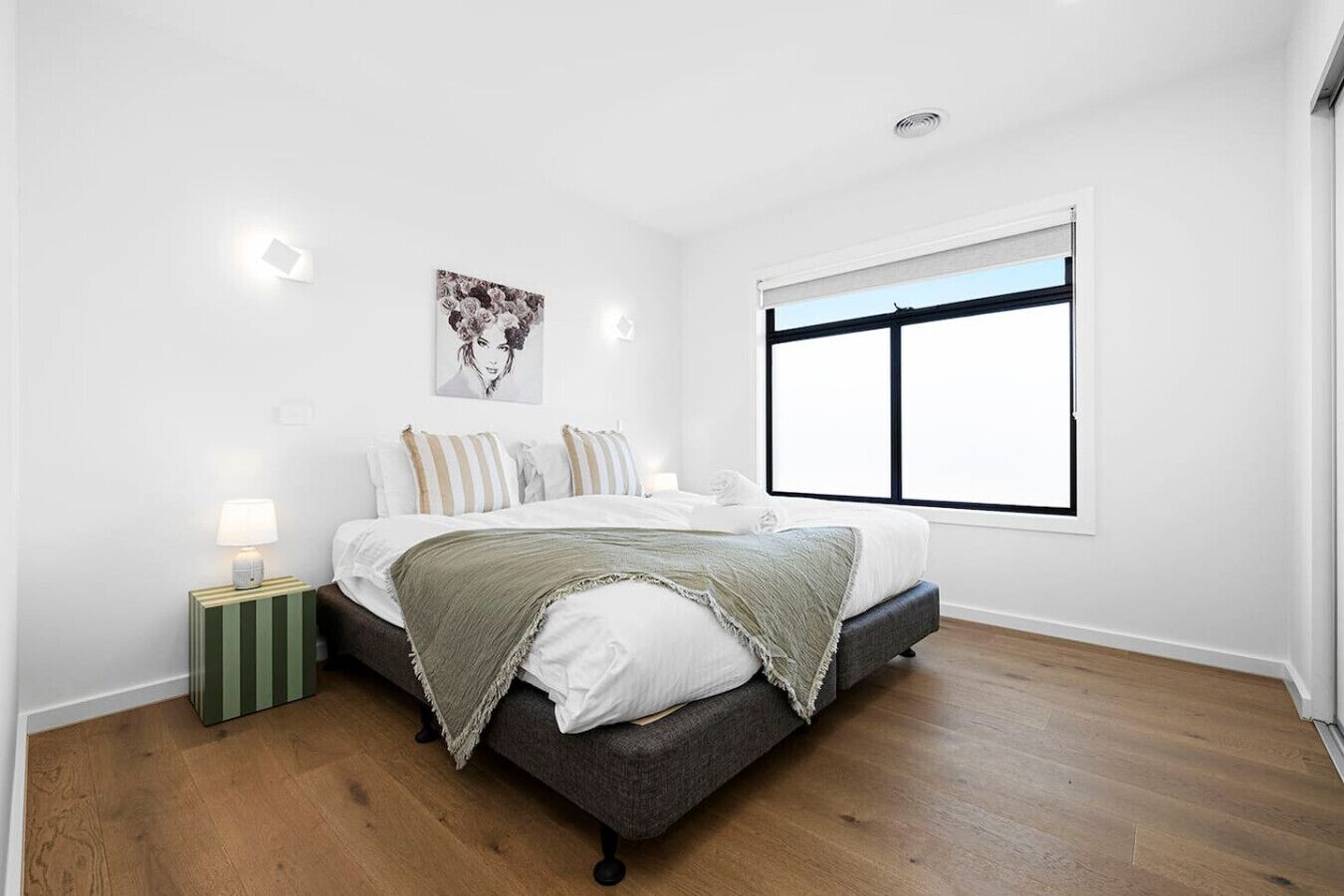 4 bedrooms, desk, iron/ironing board, travel crib