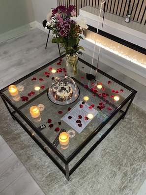 Lobby - Inviting 1 Bed House In Bradford (Bradford)