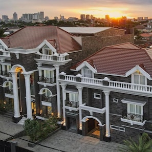 Exterior - S and F Residence (Jakarta)