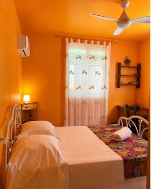 3 bedrooms, desk, iron/ironing board, WiFi (free)