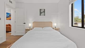 5 bedrooms, desk, iron/ironing board, WiFi