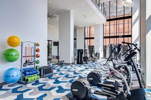 Fitness facility - City Blue | Luxury 2BR Highrise | Year-Round Pool | Downtown Skyline Views (Atlanta)