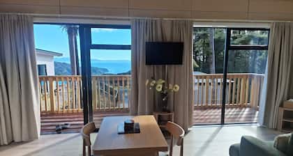 Totaranui Accommodation Chalet One 7km from beach. Abel Tasman National Park