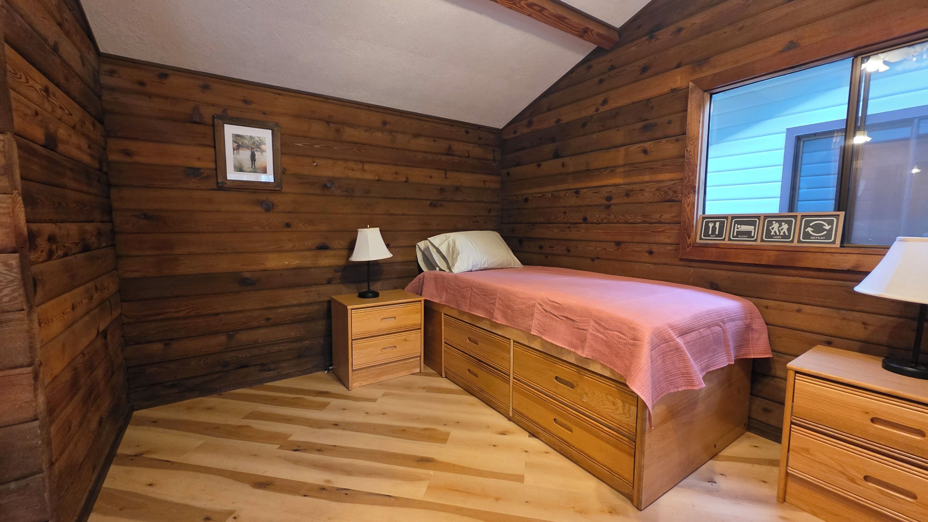 Classic Single Room, 2 Single Beds, Non Smoking, Pets Allowed