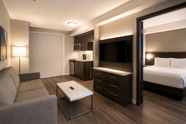Room - Spacious 1BR Toronto Getaway to Unwind - Perfect for Families! (Toronto)