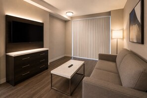 Living area - Spacious 1BR Toronto Getaway to Unwind - Perfect for Families! (Toronto)
