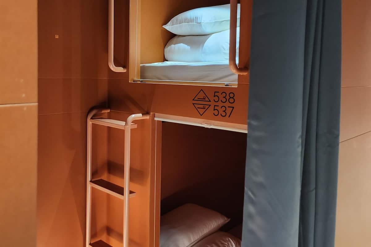 Habitación doble, solo para hombres (Cabin for two) | Wifi gratis y ropa de cama