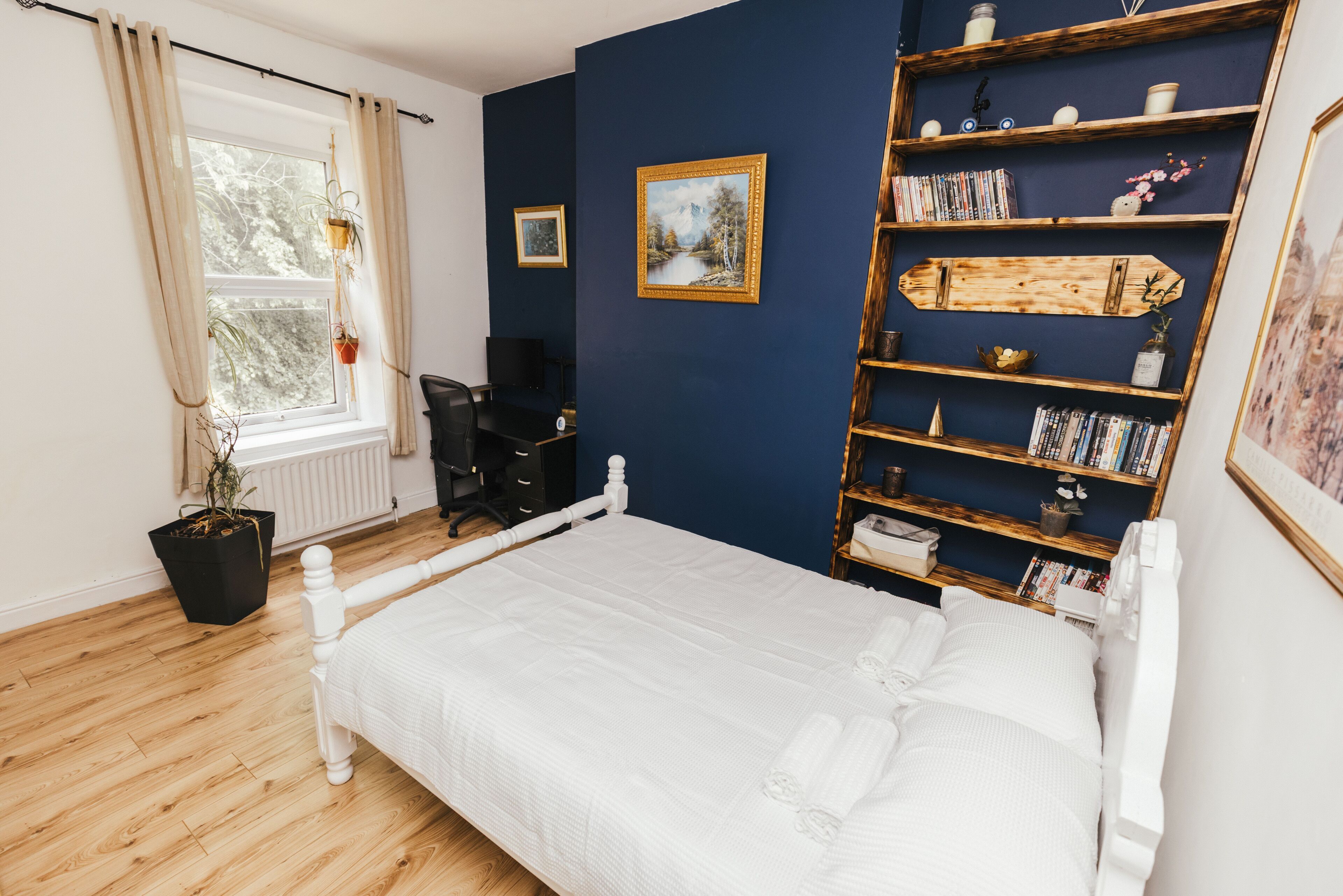 3 Schlafzimmer, Schreibtisch, Bügeleisen/Bügelbrett, Reisekinderbett