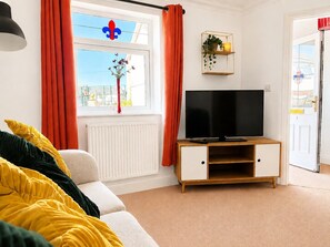 Living area - Newport Nook by Tŷ SA (Newport)