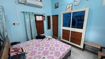 9 bedrooms, WiFi