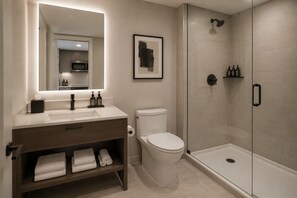 Bathroom - Stylish Studio City Stay Close to Dining, Shows & Transit (Toronto)