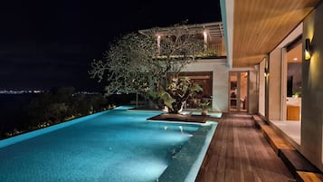 Outdoor pool, pool loungers