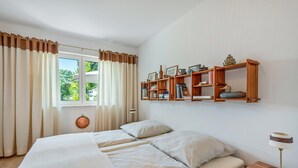 1 bedroom, WiFi, bed sheets - Apartment “Bernhards” with Large Terrace, Garden, and Wi-Fi (Altmannstein)