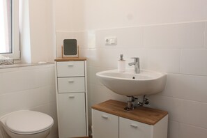 Bathroom - Vrbo Property (Hanstedt I)