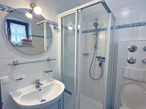 Bathroom - Vrbo Property (Aschau im Chiemgau)
