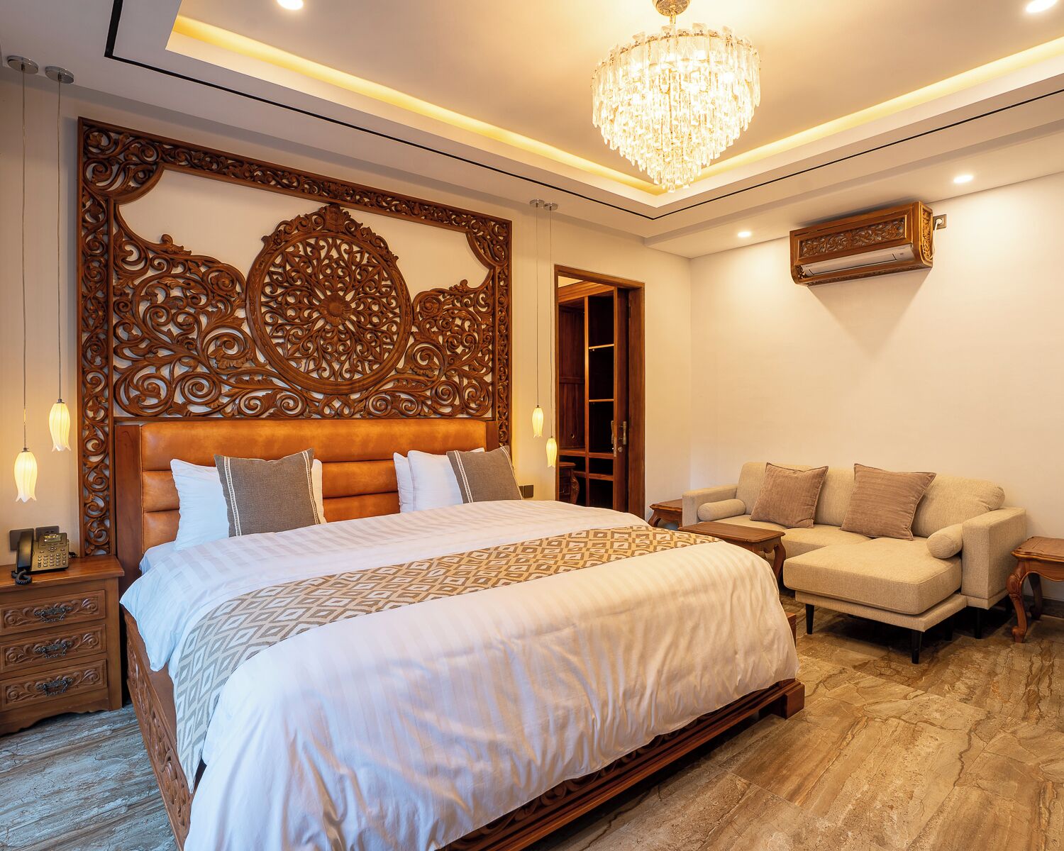 Desk, free WiFi, bed sheets