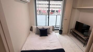 Blackout curtains, free WiFi
