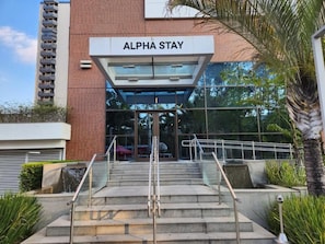 Exterior detail - At the Top of Alphaville Studio (Barueri)