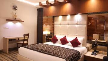 Superior Suite, Balcony, City View
