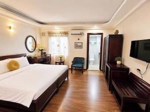 Executive Suite, City View | In-room safe, desk, soundproofing, iron/ironing board - Hanoi Luxury Hotel - Old Quarter (Ha noi)