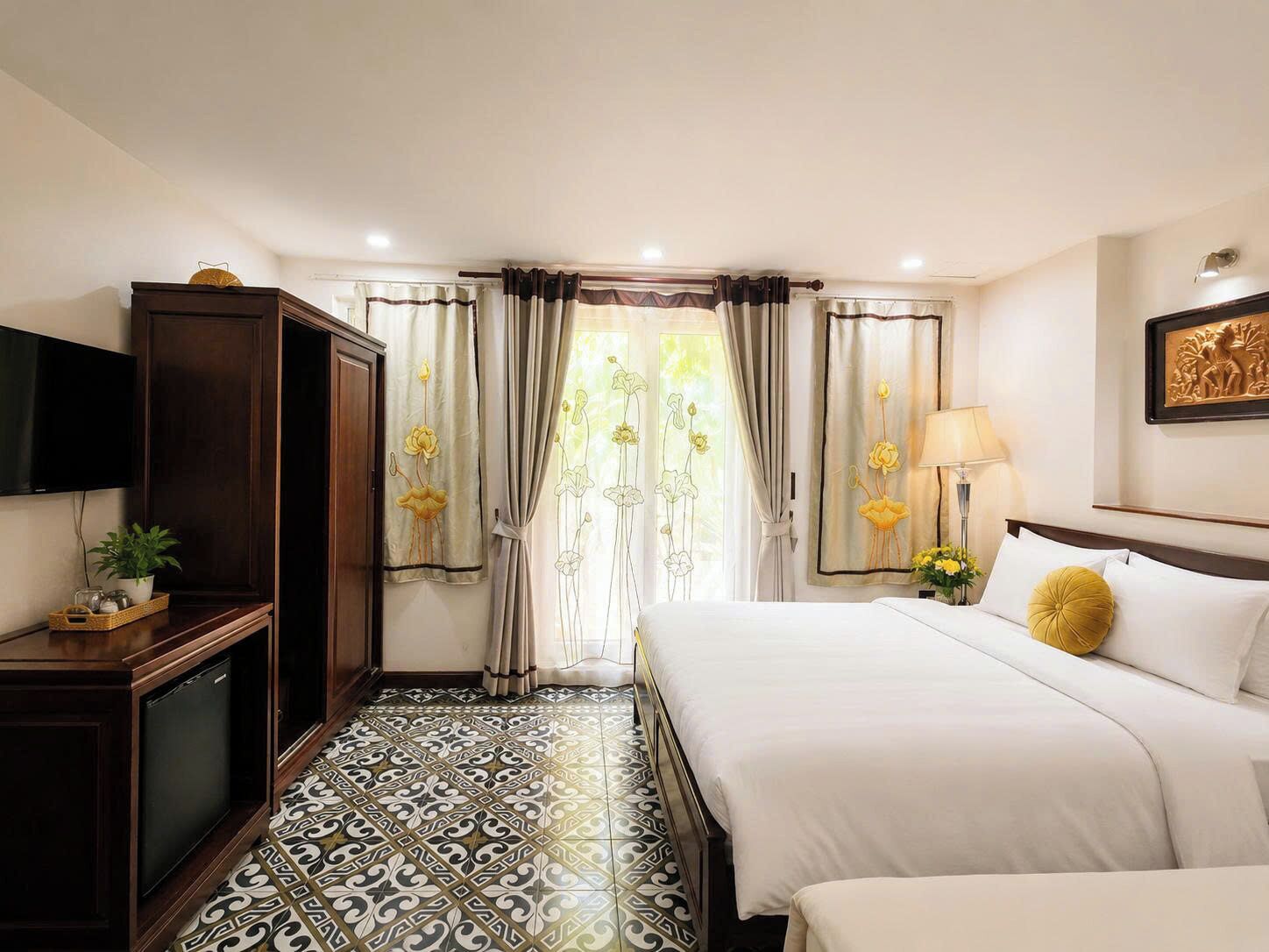 Family Room, Balcony, City View | In-room safe, desk, soundproofing, iron/ironing board