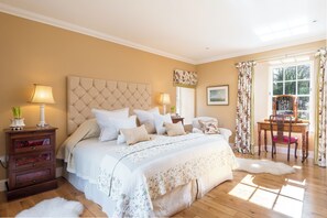 5 slaapkamers, een strijkplank/strijkijzer, gratis wifi, beddengoed