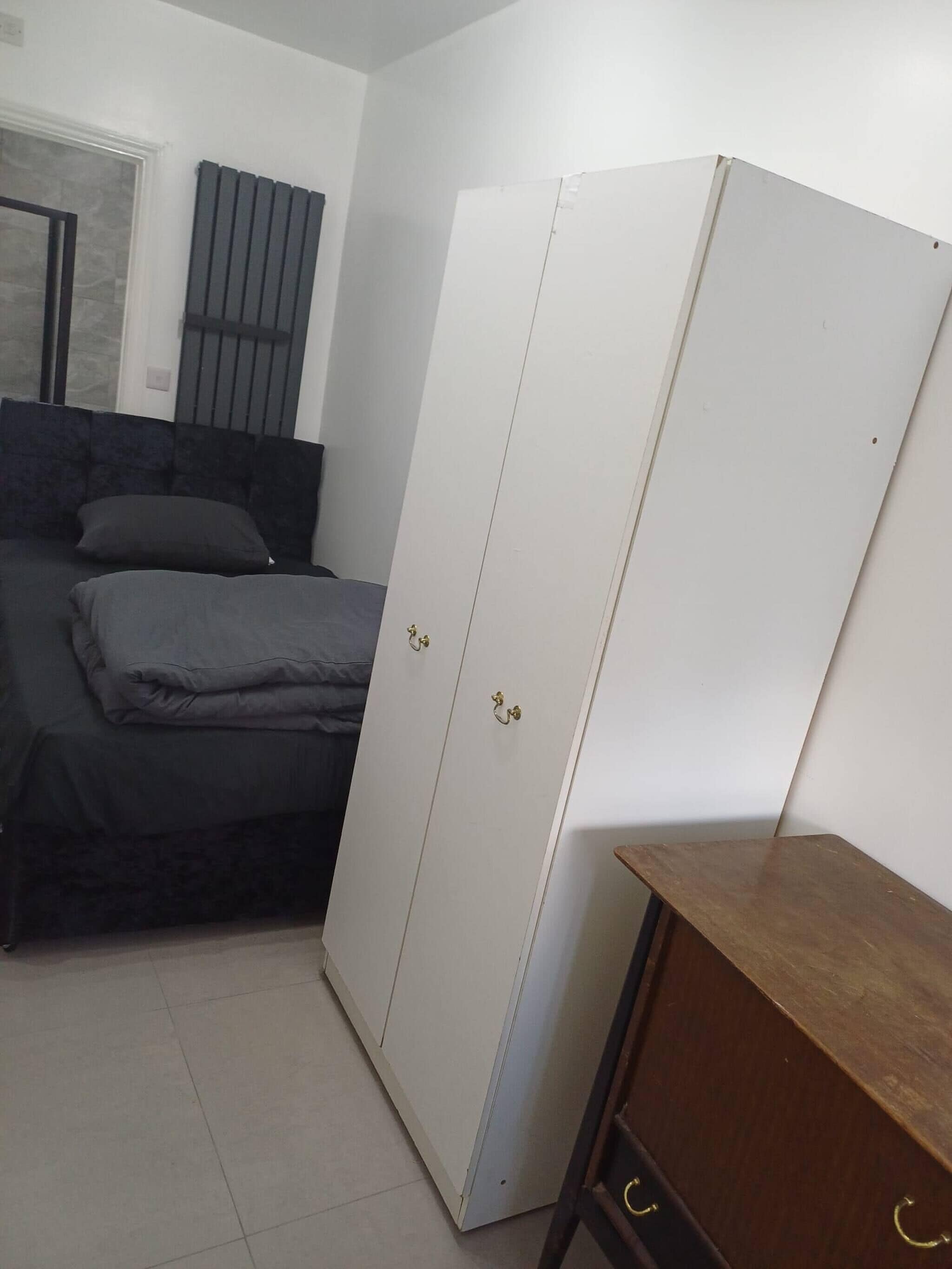 1 camera, accesso a Internet, lenzuola