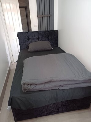 Room - Ensuite Sin Room near CBS Arena and M6 in CV6 4DF (Coventry)