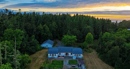 5-Acre Estate • Private Trail Access + Hot Tub + Firepit | Edgefield Farmhouse