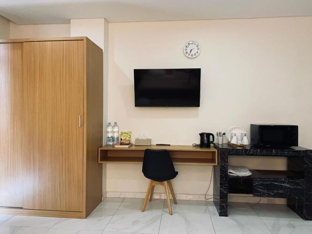 Deluxe Studio, Balcony | Interior