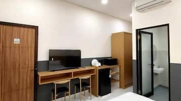 Standard Double Room | Iron/ironing board, free WiFi