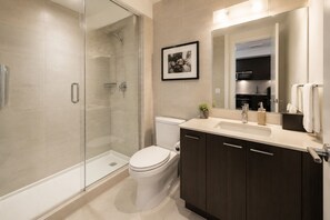 Bathroom - Comfortable 1BR Downtown Retreat Near Top Toronto Sights (Toronto)
