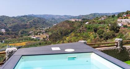 Vivelorural Casa Priya Pool and Views