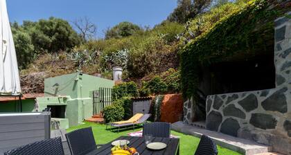 Vivelorural Casa Priya Pool and Views