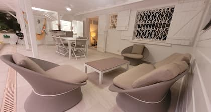 VILLA KAZ A BAR